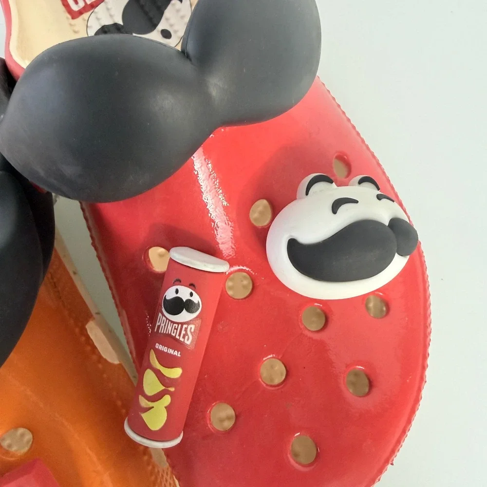 Crocs Pringles Classic Clogs Kids 4 Red Orange Excellent‎ Mismatched Mustache